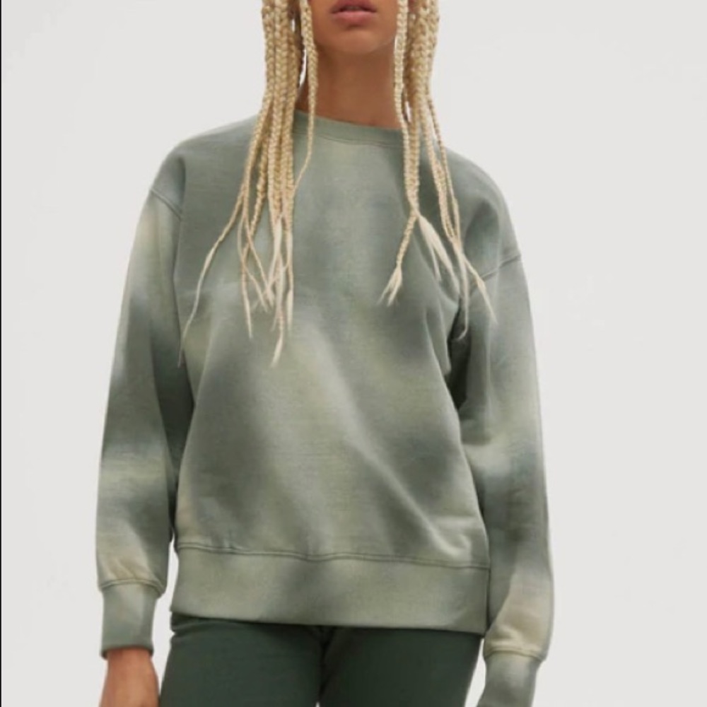 Noize medium (wears large) spruce-coloured crew neck sweater. Only worn twice.
